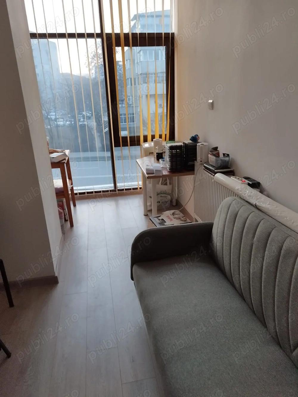 Spatiu birou 40 mp vanzare Insula Bacau